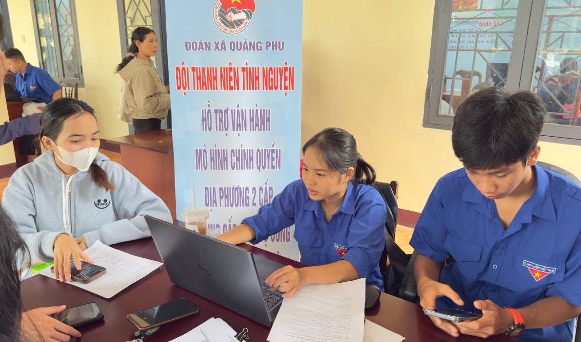 Tư vấn cho nhân dân thực hiện giao dịch hành chính công